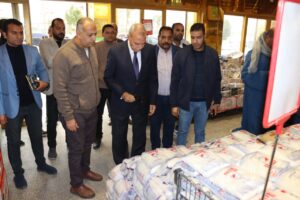 محافظ القليوبية يتفقد عدد من الهايبرات للتأكيد على توافر السلع بمدينتي الخانكة والعبور