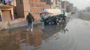 انتشار معدات مياه القليوبية لرفع تجمعات مياه الأمطار