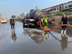 انتشار معدات مياه القليوبية لرفع تجمعات مياه الأمطار