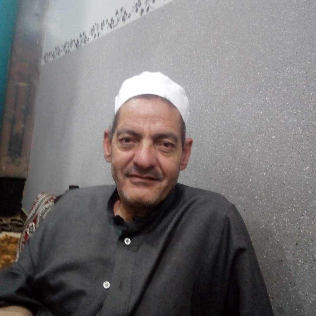 أهالي قرية طنان يشيعون جثمان المبتهل الشيخ ضياء الناظر