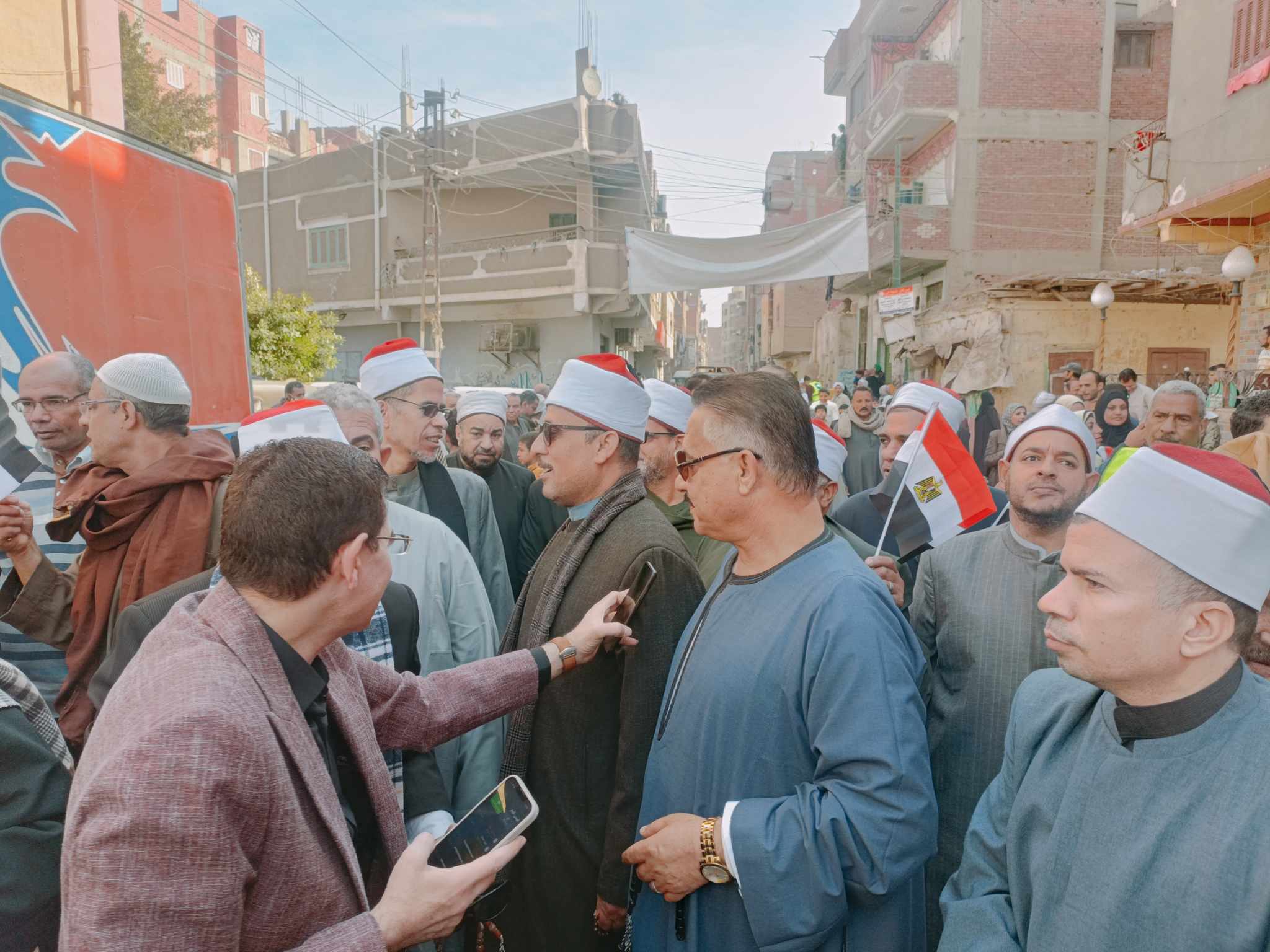 مسيرة حاشدة بقرى طوخ .. والمشاركون نصنع مستقبل بلادنا ونضرب المثل في الممارسة الديمقراطية مسيرة حاشدة بقرى طوخ .. والمشاركون نصنع مستقبل بلادنا ونضرب المثل في الممارسة الديمقراطية