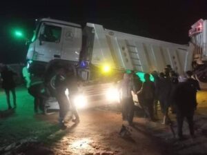 مصرع 8 أشخاص وإصابة 13 آخرين في حادث سير مأساوي بصحراوى البحيرة