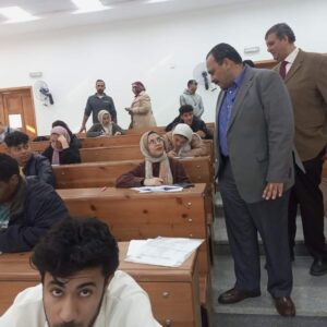 نائب رئيس جامعة بنها يتفقد امتحانات الفصل الدراسي الأول بمقر الجامعة بالعبور