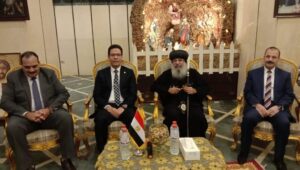 رئيس جامعة بنها يقدم التهنئة للأنبا مكسيموس بمناسبة الاحتفال بعيد الميلاد المجيد (صور)