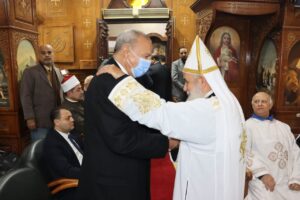 محافظ القليوبية يشهد قداس عيد الميلاد المجيد بكنيسة السيدة العذراء ببنها (صور)