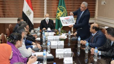 محافظ القليوبية يناقش إجراءات إنشاء مركز خدمات مصر لتقديم خدمات الشباك الواحد