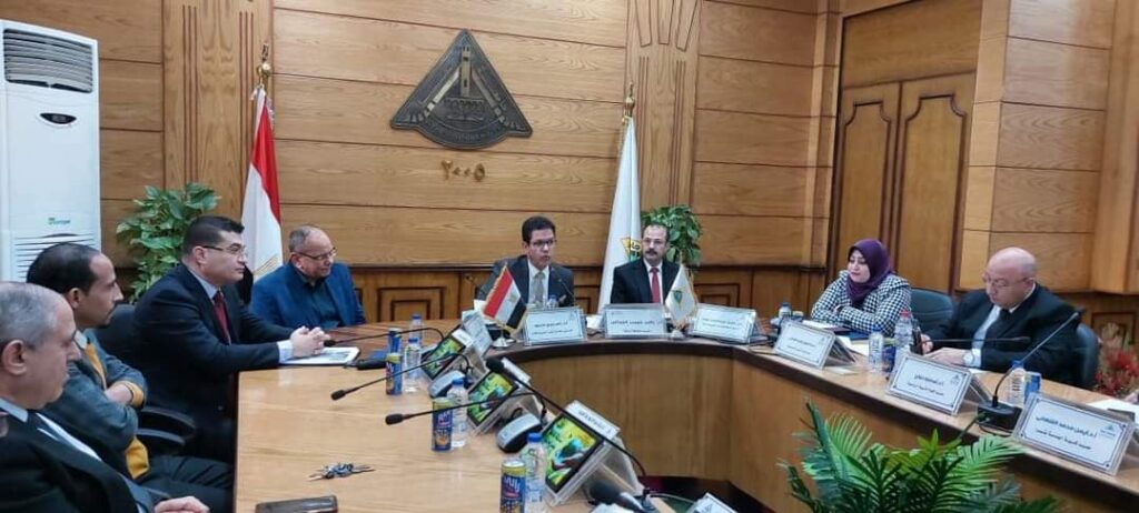 رئيس جامعة بنها يترأس جلسة تعريفية عن مسابقة الجامعة الخضراء الذكية