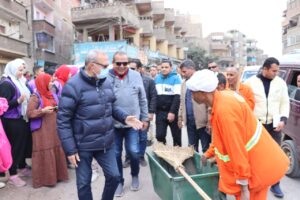 محافظ القليوبية يتفقد مبادرة طلاب المدارس "طوخ نظيفة" لنظافة شوارع المدينة