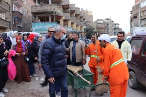 محافظ القليوبية يتفقد مبادرة طلاب المدارس "طوخ نظيفة" لنظافة شوارع المدينة