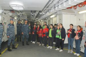 شبان بنها داخل القاعدة البحرية بالإسكندرية