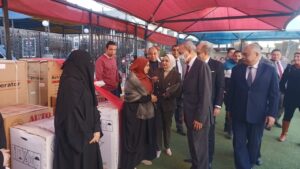محافظ القليوبية يشهد توزيع أجهزة كهربائية للعرايس بمدرسة الشبان العالمية بمدينة بنها