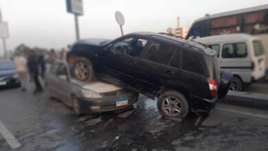 العربيتين لبسوا في بعض .. تعطل الحركة المرورية بطريق الرياح التوفيقي ببنها