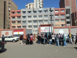 طلاب الإعدادية بالقليوبية يعبرون عن سعادتهم لسهولة امتحان اللغة الإنجليزية (صور)