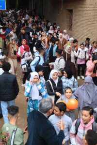 بمشاركة 1300 من الأهالي .. أهالي كفر الشوبك بالقليوبية ينظمون رحلة لمعرض الكتاب (صور)