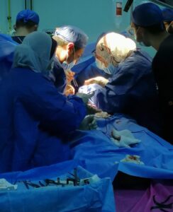 قليوب التخصصي تنقذ حياة شاب مصاب بطعنة نافذة بالقلب (صور)