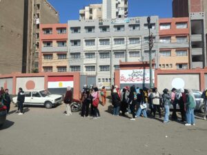 طلاب الإعدادية بالقليوبية يعبرون عن سعادتهم لسهولة امتحان اللغة الإنجليزية (صور)