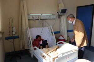 محافظ القليوبية يطمئن على 3 مرضى من أطفال غزة بمستشفى القناطر الخيرية المركزي