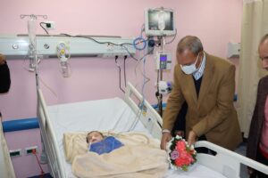 محافظ القليوبية يطمئن على 3 مرضى من أطفال غزة بمستشفى القناطر الخيرية المركزي