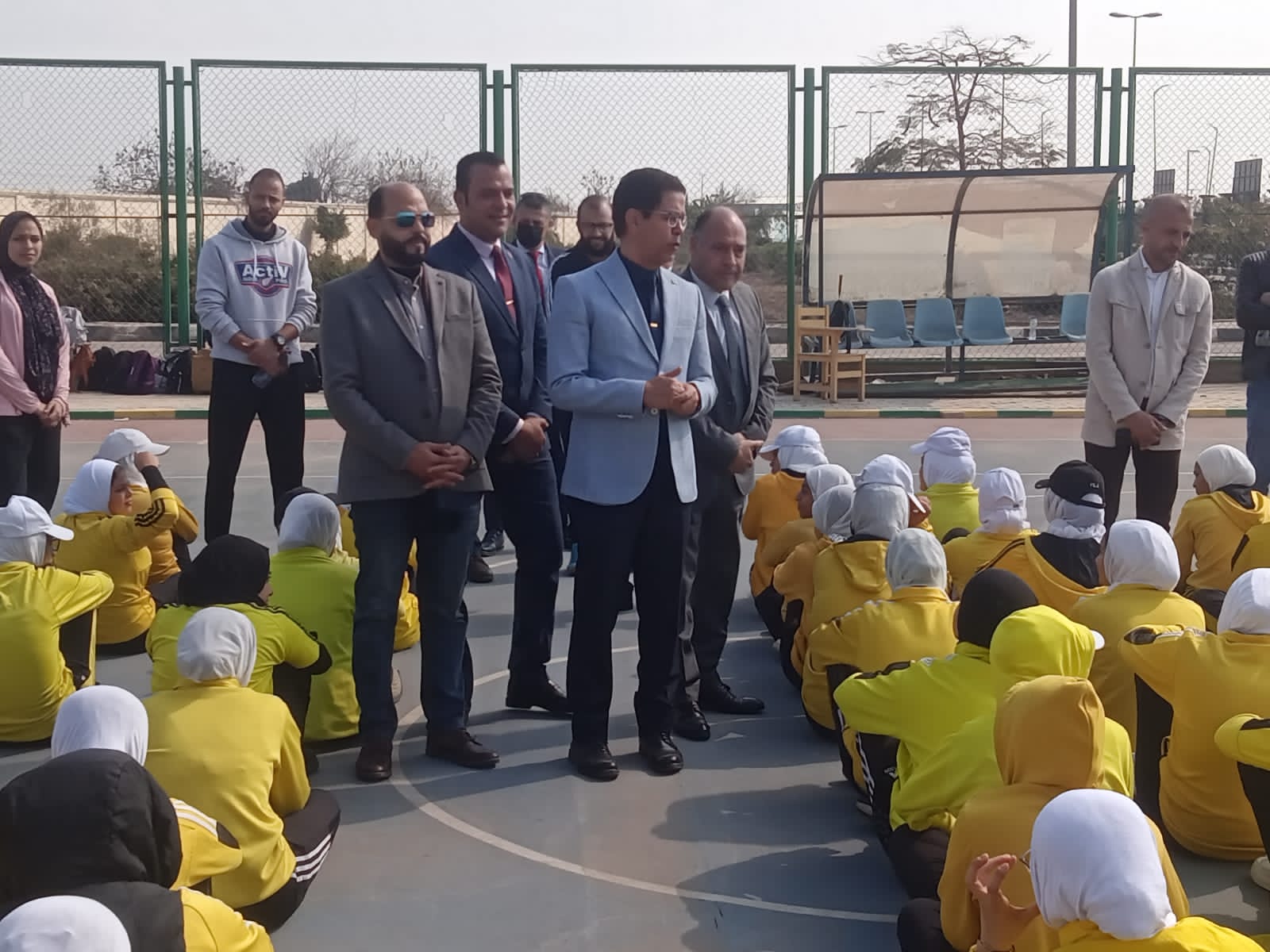 رئيس جامعة بنها يتفقد بدء الفصل الدراسي الثاني بكليات الجامعة