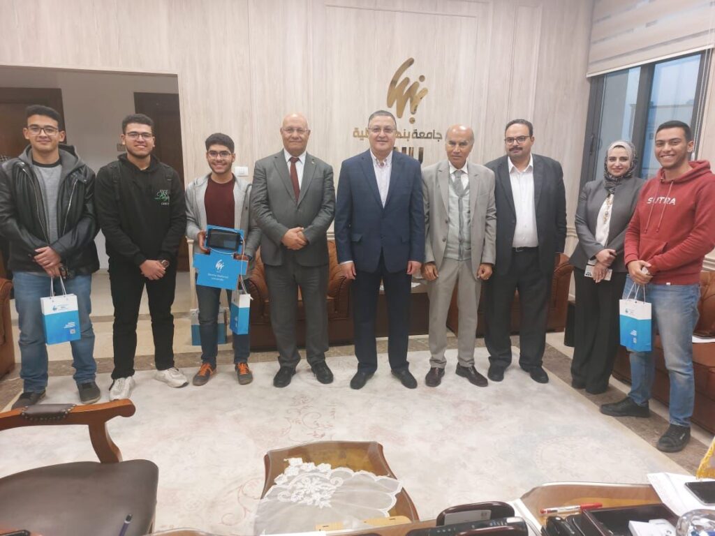 جامعة بنها الأهلية تكرم الفريق الفائز بالمركز الثاني في هاكاثون الحكومة الذكية