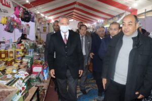 محافظ القليوبيه يفتتح معرض أهلا رمضان بمدينة بنها (صور)