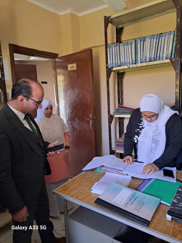وكيل وزارة الصحة بالقليوبية يحيل العاملين بالوحدة الصحية بصنافير للتحقيق وكيل وزارة الصحة بالقليوبية يحيل العاملين بالوحدة الصحية بصنافير للتحقيق
