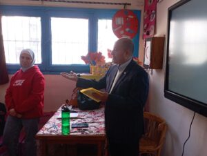 مدير عام المدارس بشبان بنها يتفقد براعم رياض الأطفال