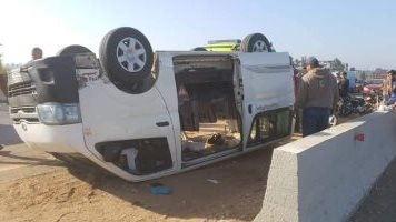 الميكروباص اصطدم بالحاجز الخرساني.. إصابة 5 أشخاص في حادث بالطريق الإقليمي ببنها