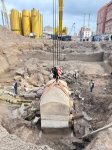 التفاصيل الكاملة لاكتشاف التابوت الأثري داخل مشروع إنشاء مستشفى بنها الجديد