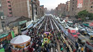 أطول مائدة إفطار بالقليوبية بحضور 12 ألف مواطن (صور)