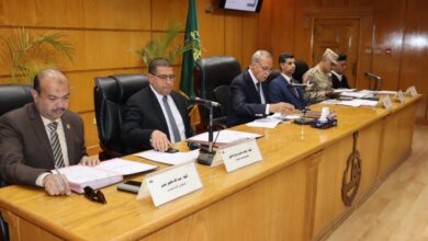 محافظ القليوبية يعقد إجتماع المجلس التنفيذي لمناقشة خطة المحافظة والمشروعات الجاري تنفيذها محافظ القليوبية يعقد إجتماع المجلس التنفيذي لمناقشة خطة المحافظة والمشروعات الجاري تنفيذها