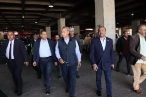 محافظ القليوبية يتابع حركة المواقف بعد رفع تعريفة الركوب