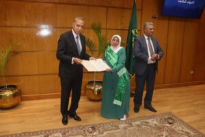 محافظ القليوبية يشهد إحتفالية المحافظة بعيد الأم ويكرم عدد من الأمهات المثاليات بالمحافظة