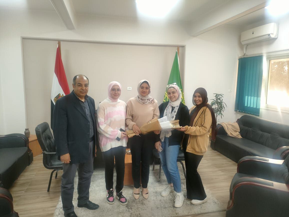 شبان بنها تكرم نائب محافظ القليوبية فى اليوم العالمى للمرأة شبان بنها تكرم نائب محافظ القليوبية فى اليوم العالمى للمرأة