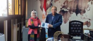 مصطفي فرج يكرم وكلاء مجمع مدارس الشبان العالمية ببنها