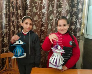 كيفية صنع فانوس رمضان.. ورشة عمل بشبان بنها 