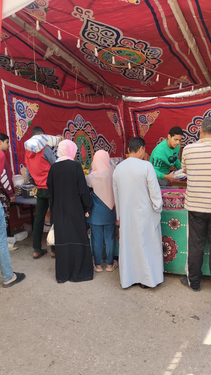 لتخفيف العبء على المواطنين .. توزيع 69 طن سكر بسعر 27 جنيها للكيلو على مواطني القليوبية لتخفيف العبء على المواطنين .. توزيع 69 طن سكر بسعر 27 جنيها للكيلو على مواطني القليوبية