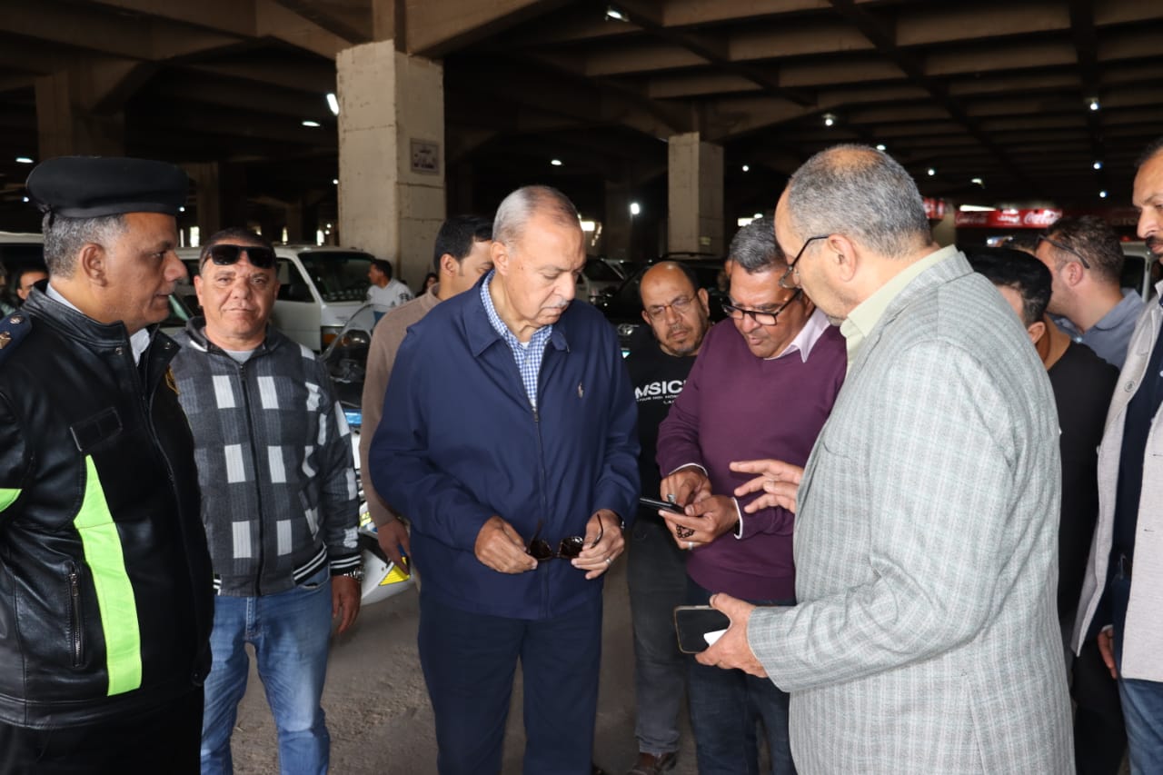 محافظ القليوبية يتابع انتظام الحركة بالمواقف بعد تحريك أسعار الوقود محافظ القليوبية يتابع انتظام الحركة بالمواقف بعد تحريك أسعار الوقود