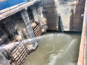 انفجار في 3 محطات صرف صحي وإصابة 3 أشخاص (صور)