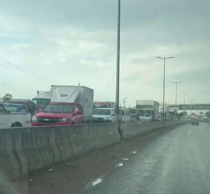 تعطل حركة المرور بسبب تصادم سيارتين بالقليوبية تعطل حركة المرور بسبب تصادم سيارتين بالقليوبية
