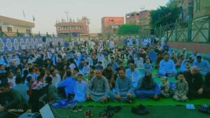 المئات يتوافدون على مساجد وساحات القليوبية لأداء صلاة عيد الفطر (صور)