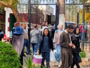 إقبال كبير من الزائرين للاحتفال بعيد الفطر المبارك في ثالث أيام العيد (صور)