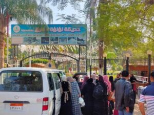 إقبال كبير من الزائرين للاحتفال بعيد الفطر المبارك في ثالث أيام العيد (صور)