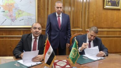 محافظ القليوبية يشهد توقيع بروتوكول تعاون مع المنطقة الجغرافية بمسطرد محافظ القليوبية يشهد توقيع بروتوكول تعاون مع المنطقة الجغرافية بمسطرد
