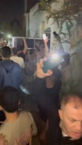 شقه نصين .. تشييع جثة طفل لقي مصرعه على يد جاره بشبرا الخيمة (صور)