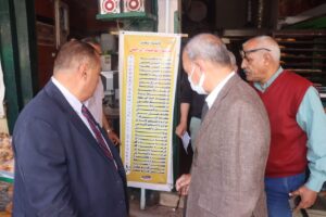 محافظ القليوبية يتابع تطبيق قرار تخفيض أسعار رغيف الخبز السياحي (صور)