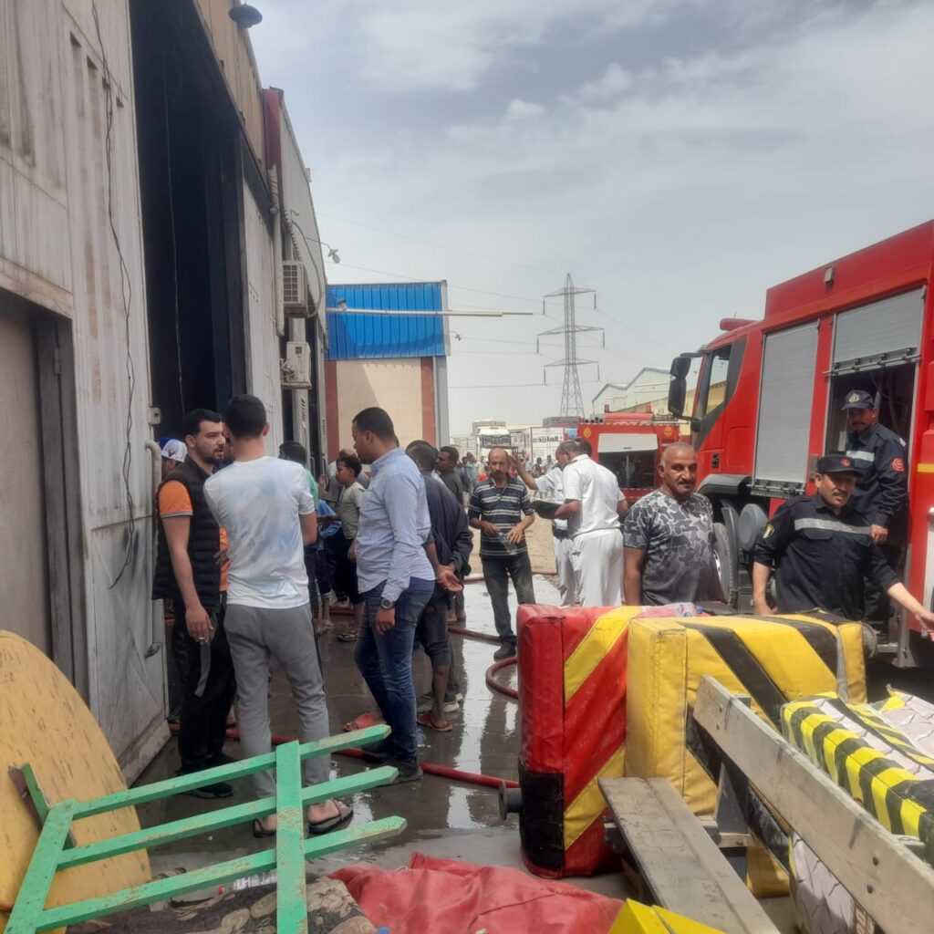 السيطرة على حريق في مخازن أغذية وبلايستك بالخانكة