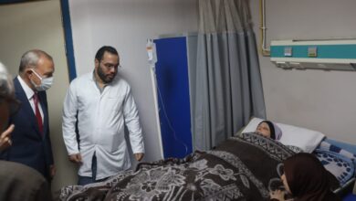 محافظ القليوبية يطمئن على مصابي حادث مروري لعاملين بصحة القليوبية محافظ القليوبية يطمئن على مصابي حادث مروري لعاملين بصحة القليوبية