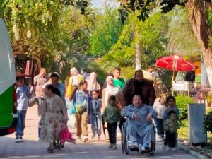 إقبال المواطنين على حدائق القناطر في ثاني أيام العيد