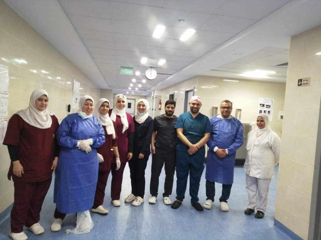 إنقاذ حياة شاب تعرض لطعنة نافذة في مستشفى كفر شكر
